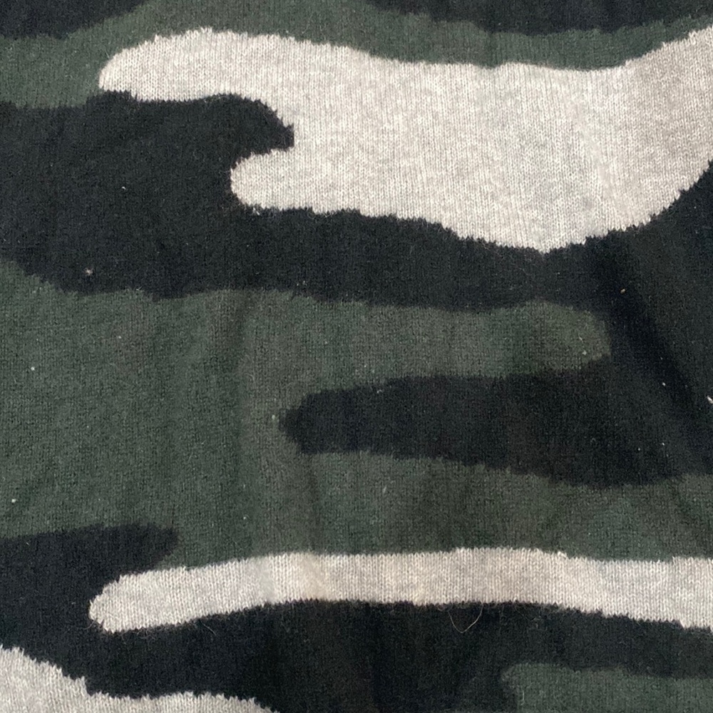 Cashmere camouflage sweater! Girl teens XL, but can even fit as Adult Small!